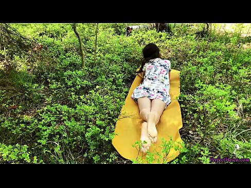 ❤️ Estranho na Tinder Masturba-se Meu Rato e Fode Apaixonadamente na Floresta ❤ Sexo vídeo em nós ﹏